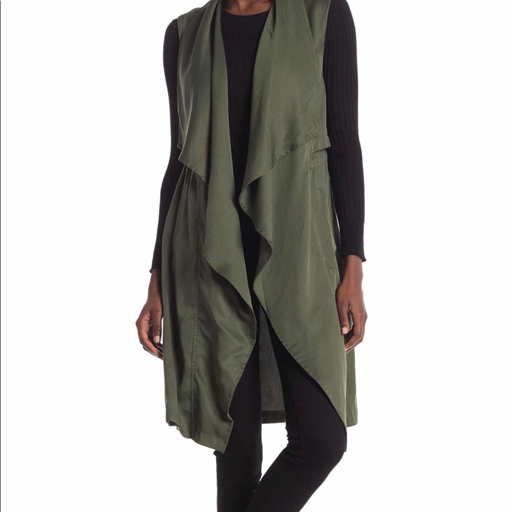Cupcakes and Cashmere Filmore draped vest